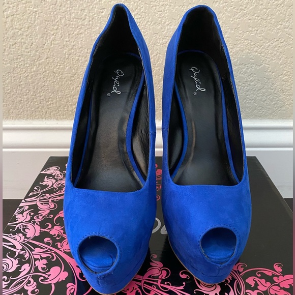 Qupid Suede Peep Toe Platform Stiletto Heels - Picture 3 of 5